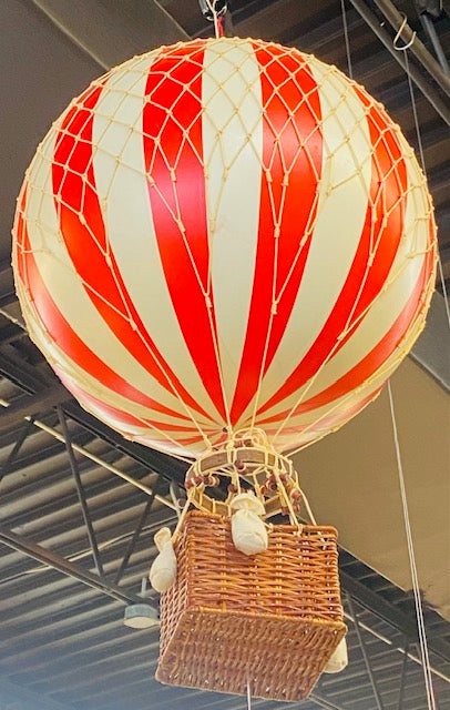 Travels Light Decor