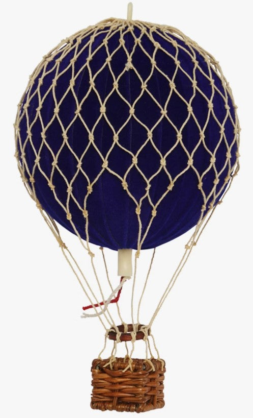 Travels Light Decor