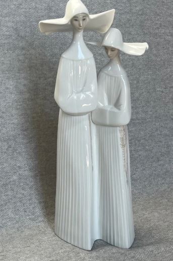 Lladro China Collectible