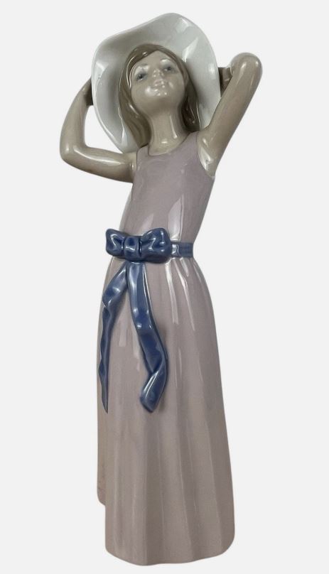 Lladro China Collectible