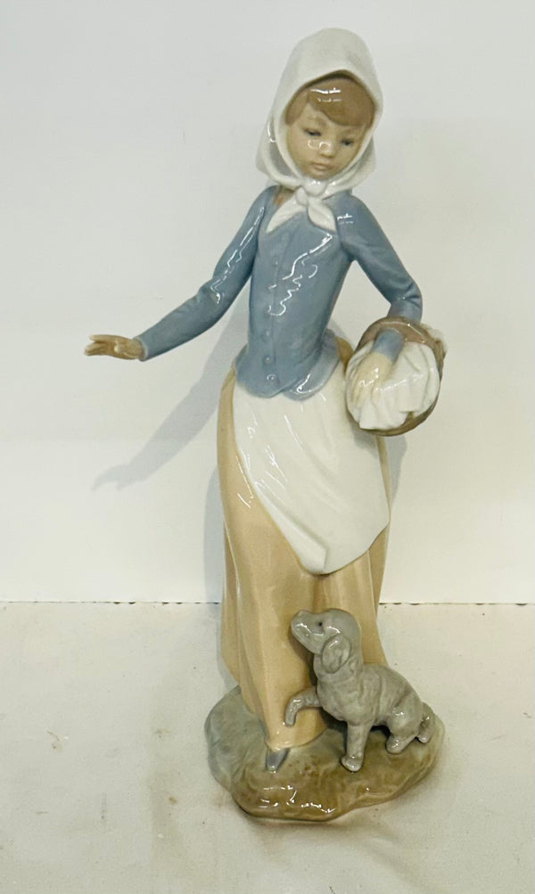 Lladro China Collectible