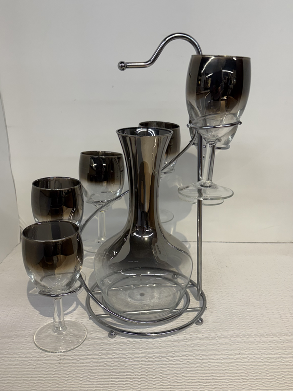 Dorothy Thorpe Barware