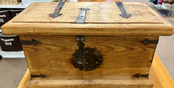 Arhaus Box