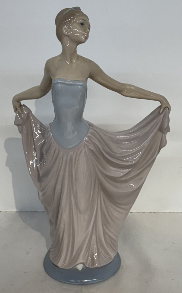 Lladro China Collectible