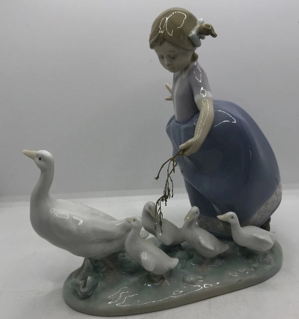 Lladro China Collectible