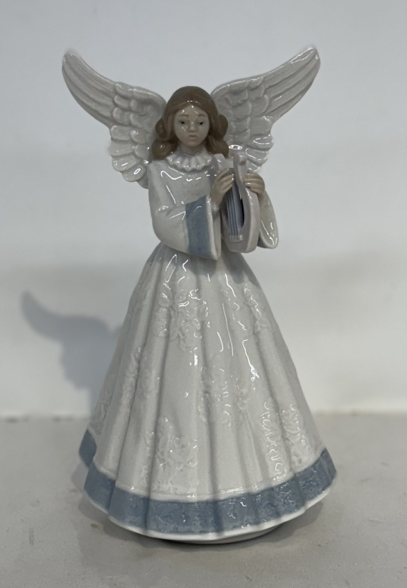 Lladro China Collectible