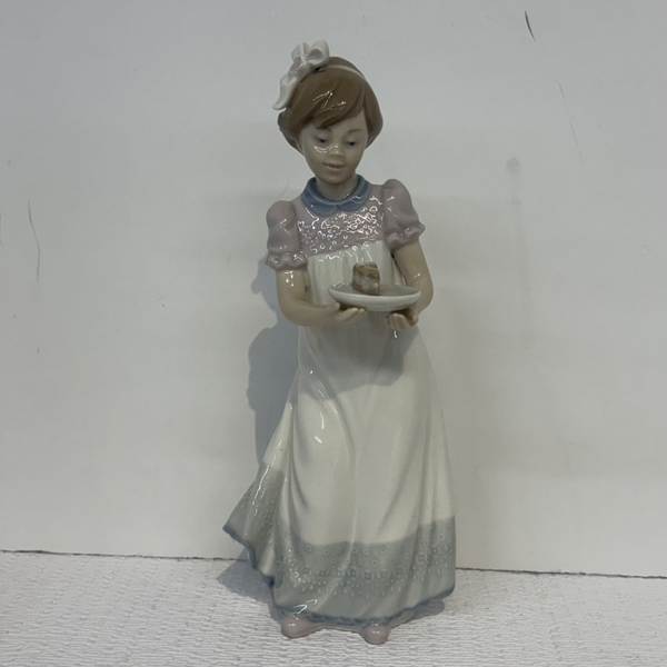 Lladro China Collectible