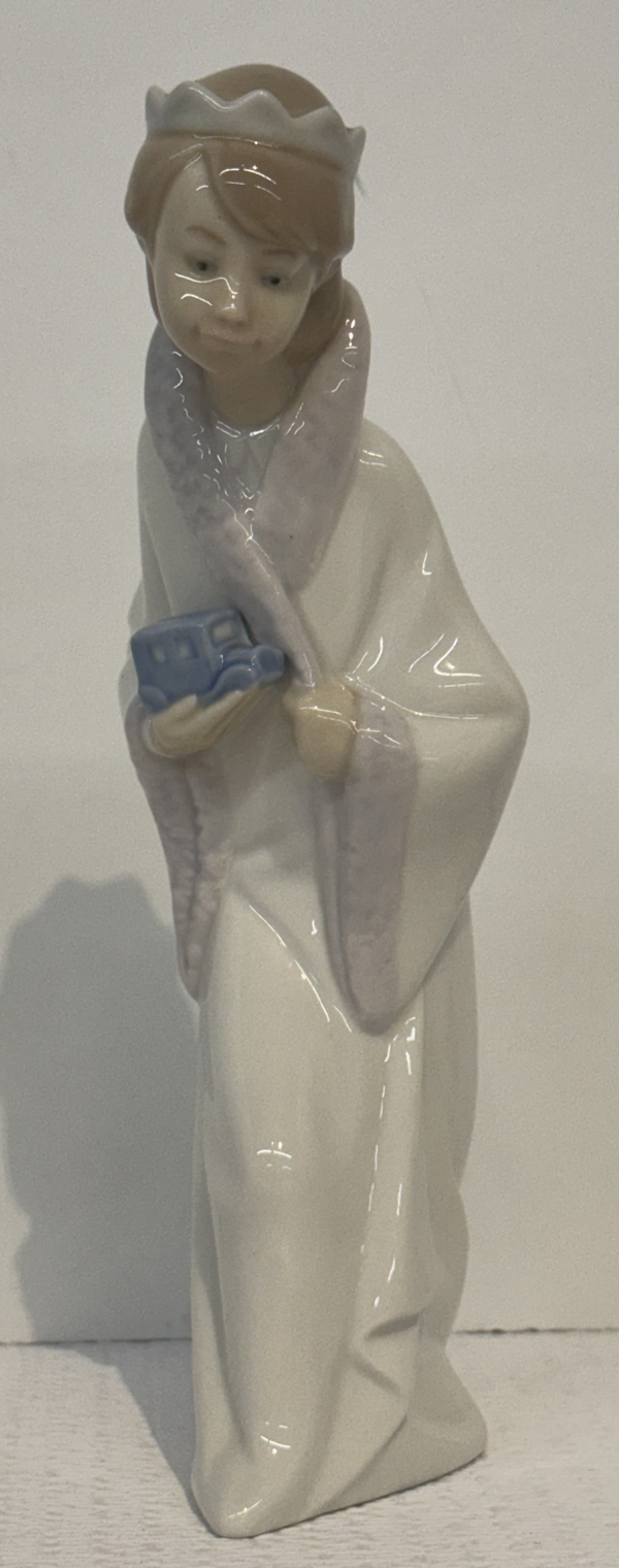 Lladro China Collectible