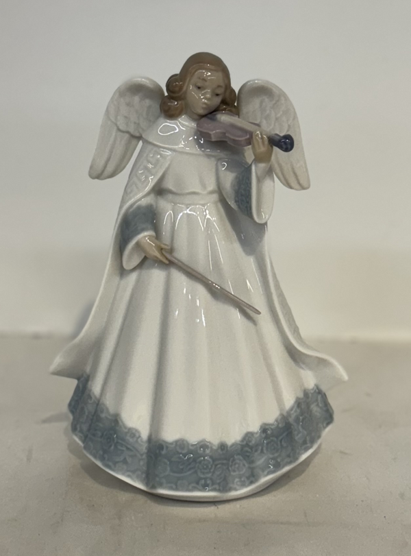 Lladro China Collectible