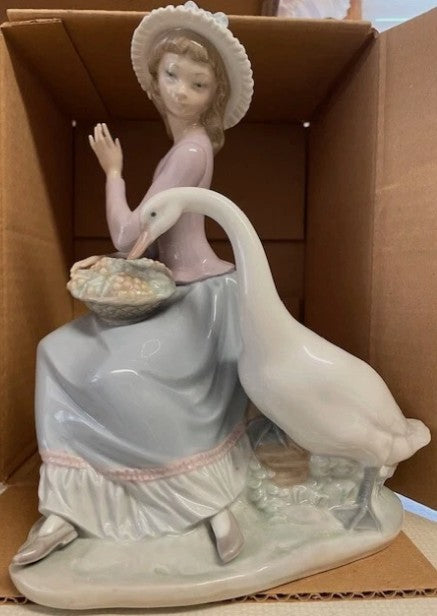 Lladro China Collectible