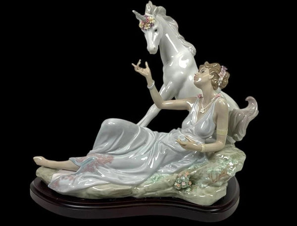 Lladro China Collectible