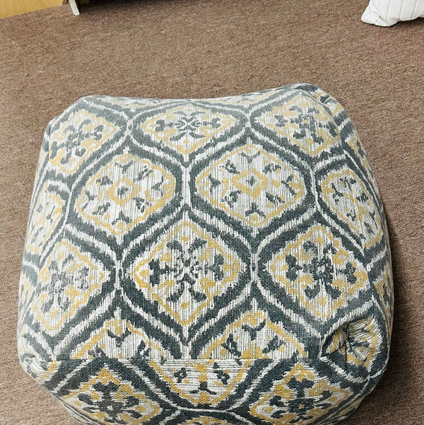Pouf