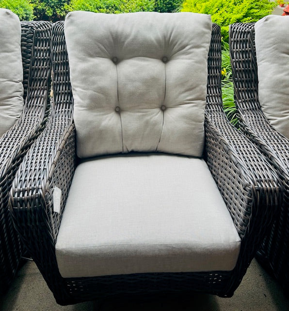 Lloyd Flanders Outdoor Chair