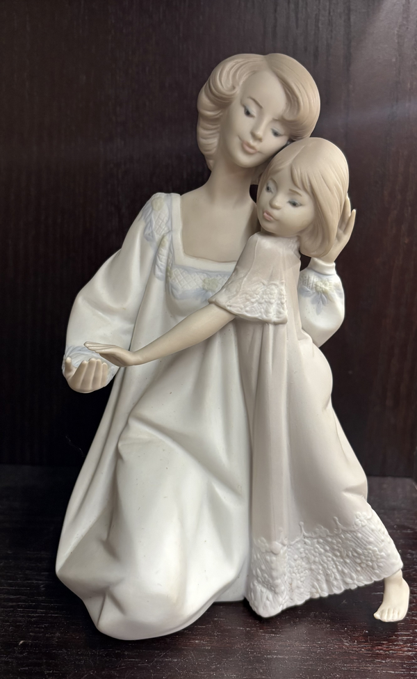 Lladro China Collectible