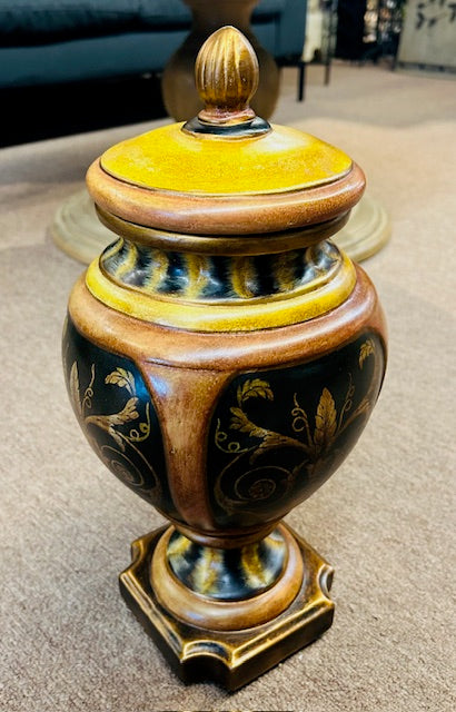 Urn